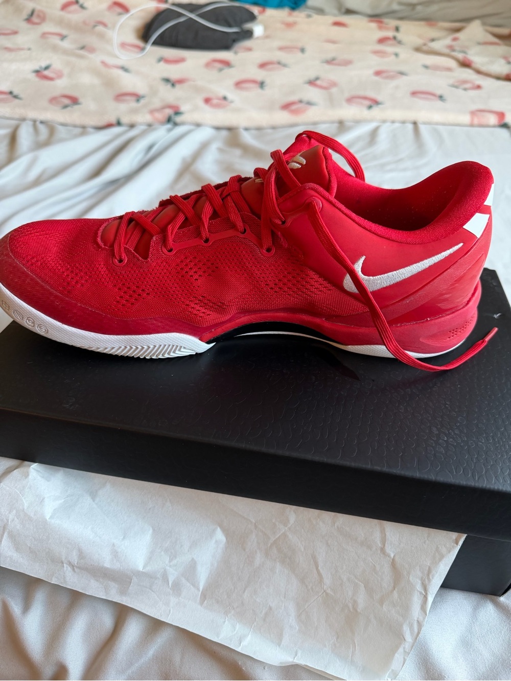 BASKETBALL SHOES - Picture 4 of 6